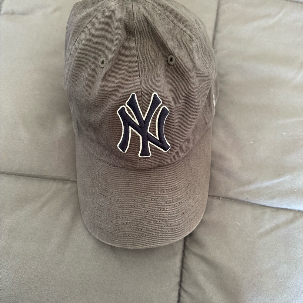 NY Yankees Charcoal Baseball Cap